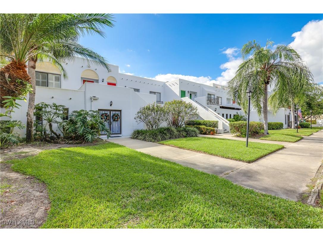 3308 Europa Drive #30 Naples FL 34105 225080282 image1