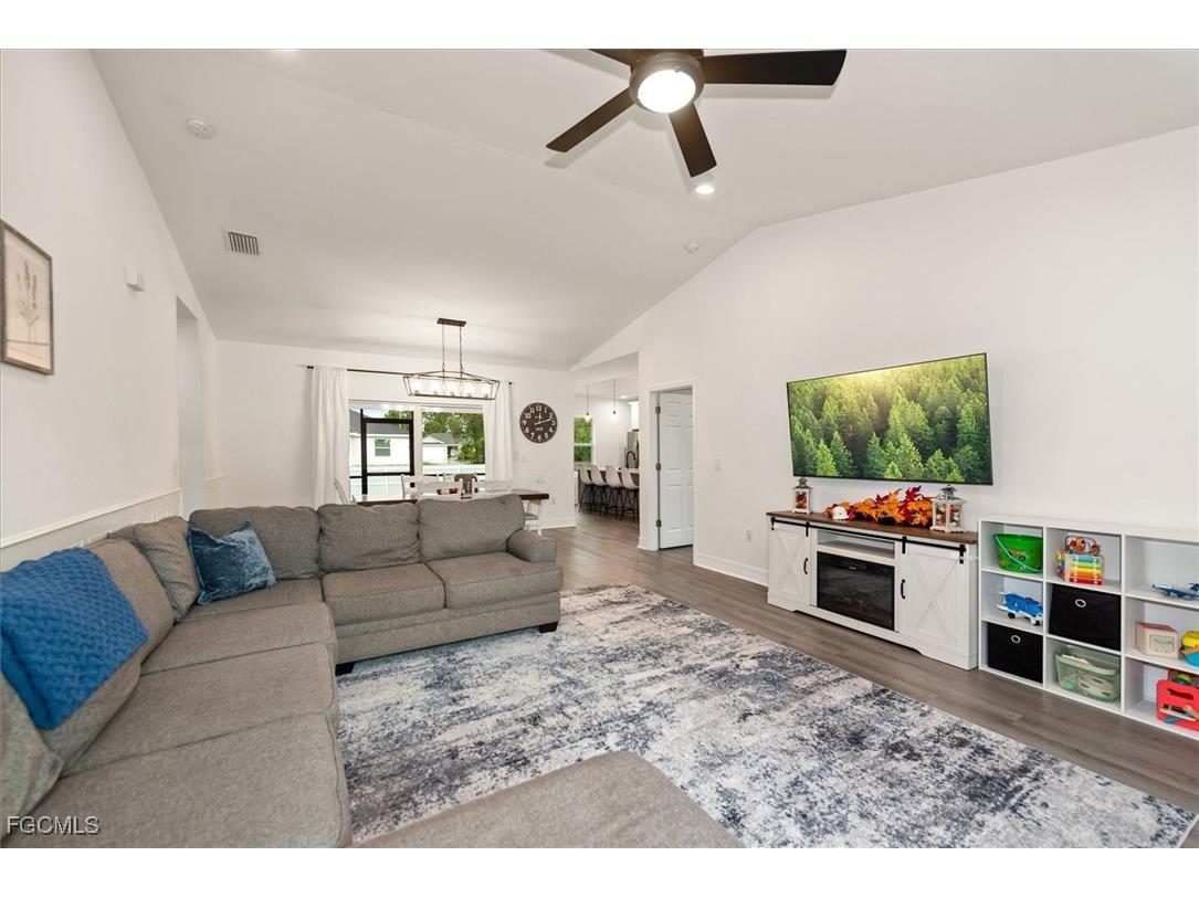 3309 16th Street SW Lehigh Acres FL 33976 2025007292 image4