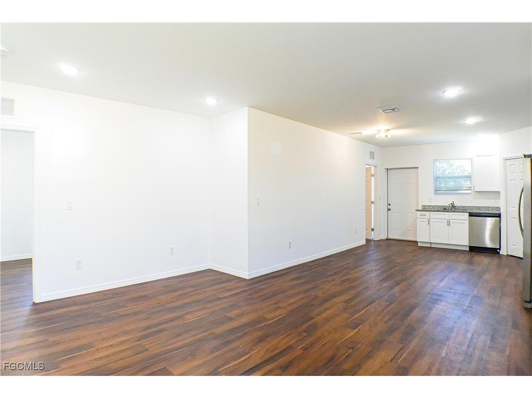 3309 Armstrong Court Fort Myers FL 33916 2025013744 image4