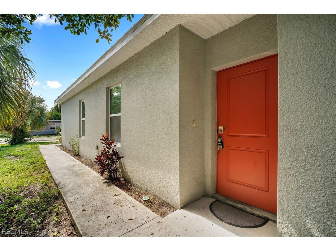 3309 Armstrong Court Fort Myers FL 33916 2026009831 image4