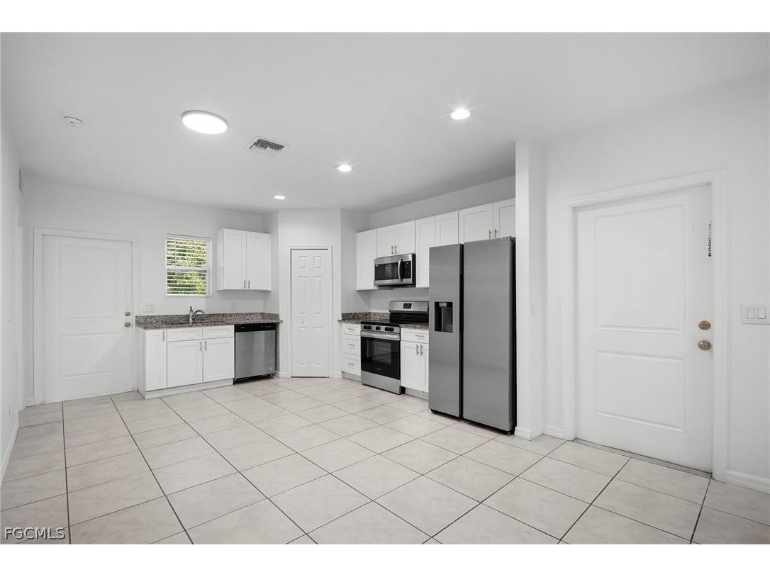 3309 Armstrong Court Fort Myers FL 33916 2026009831 image8