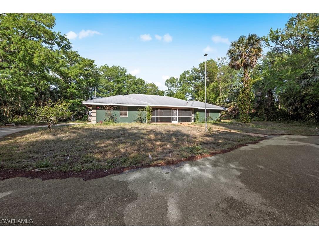 331 8th Street SE Naples FL 34117 223020915 image1