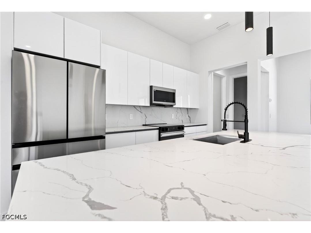 331 NE 15th Street Cape Coral FL 33909 2026018085 image15