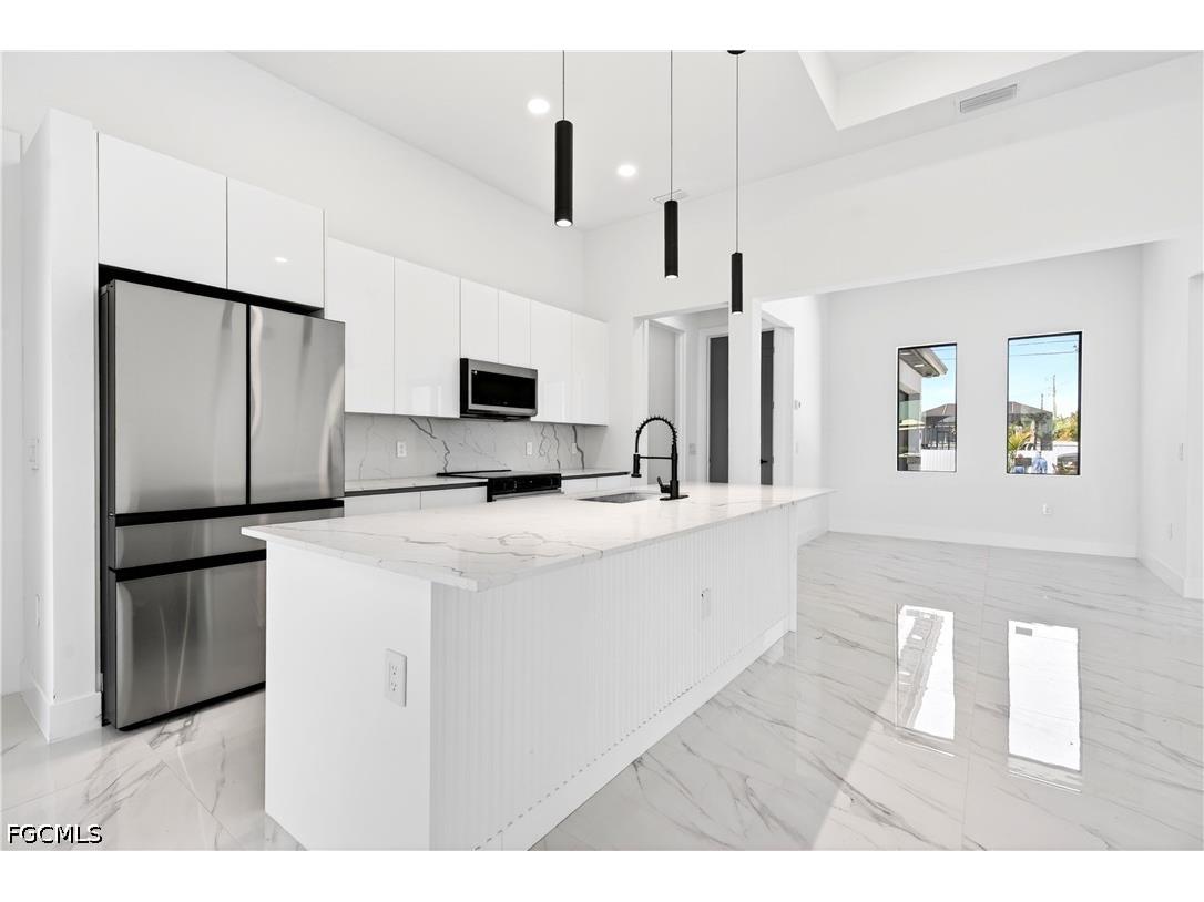 331 NE 15th Street Cape Coral FL 33909 2026018085 image8