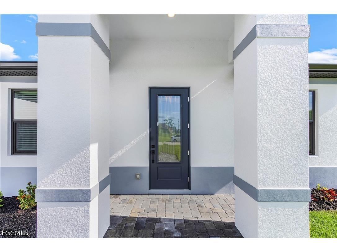 331 Nicholas Parkway E Cape Coral FL 33990 2026027742 image3
