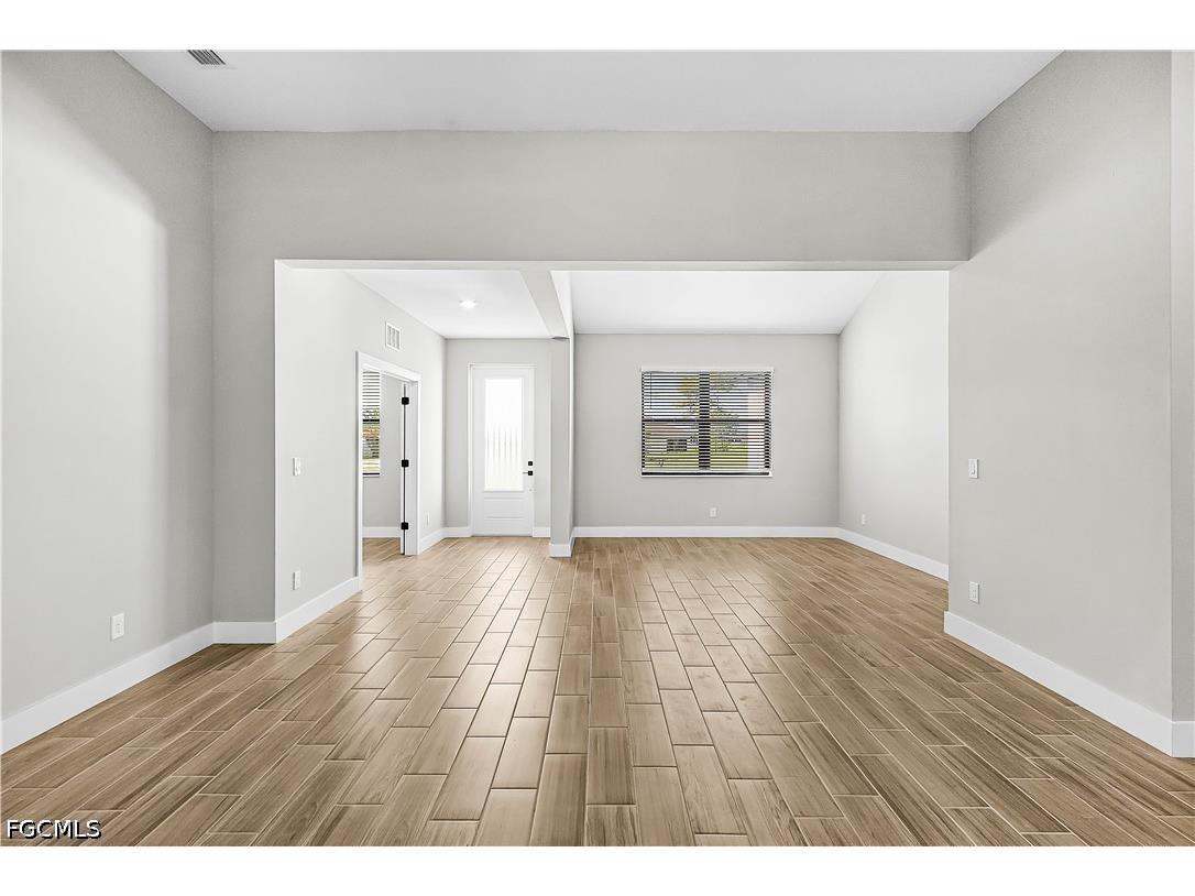331 Nicholas Parkway E Cape Coral FL 33990 2026027742 image8