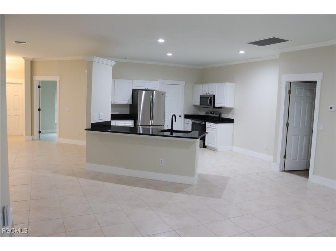 3310 SW 26th Avenue Cape Coral FL 33914 2025022570 image7