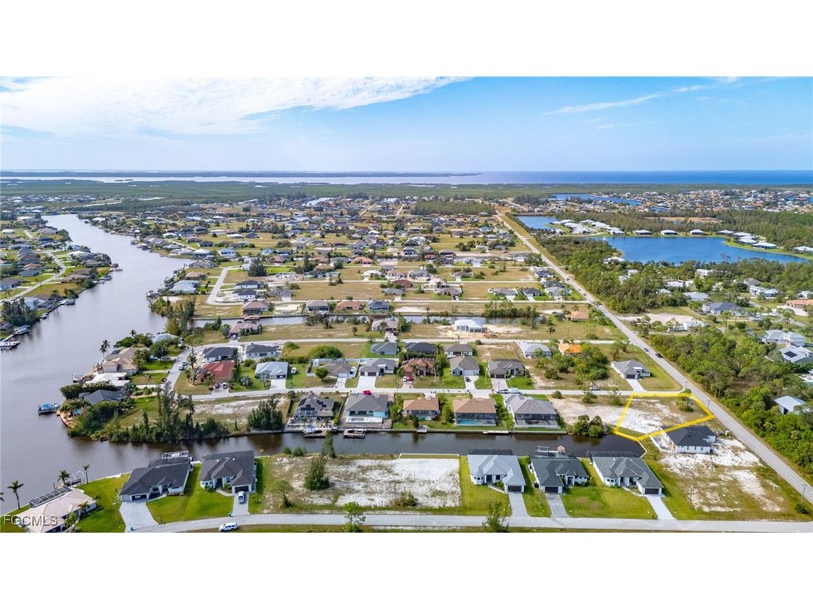 3312 Kismet Parkway W Cape Coral FL 33993 2025020678 image9