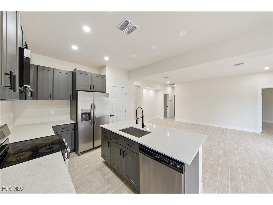 3314 74th Street W Lehigh Acres FL 33971 2025002900 image9