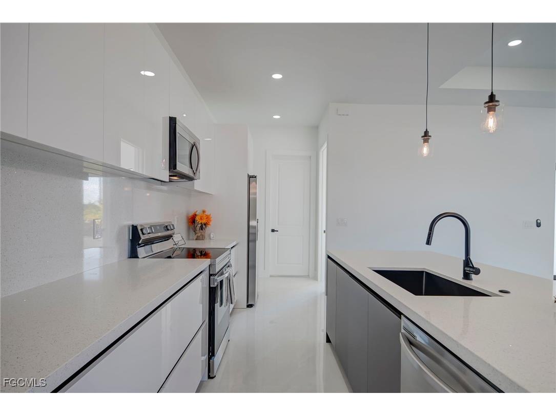 3318 30th Street SW Lehigh Acres FL 33976 2025026104 image10