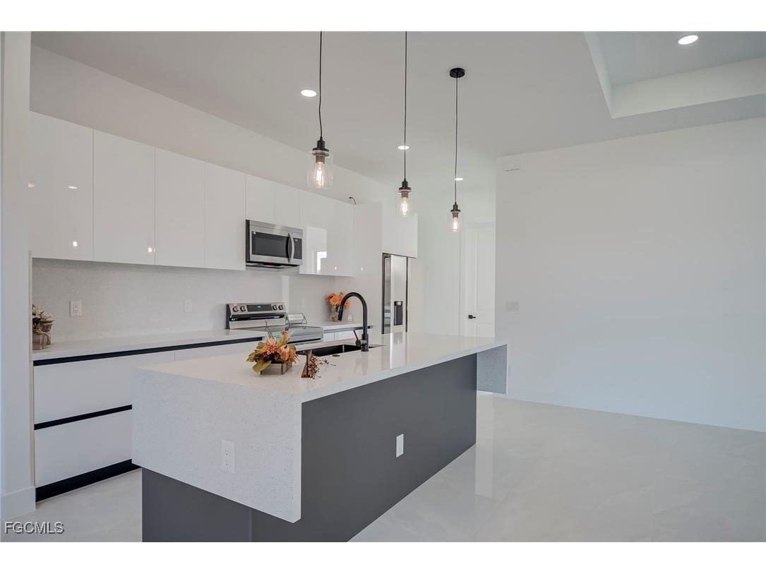 3318 30th Street SW Lehigh Acres FL 33976 2025026104 image11