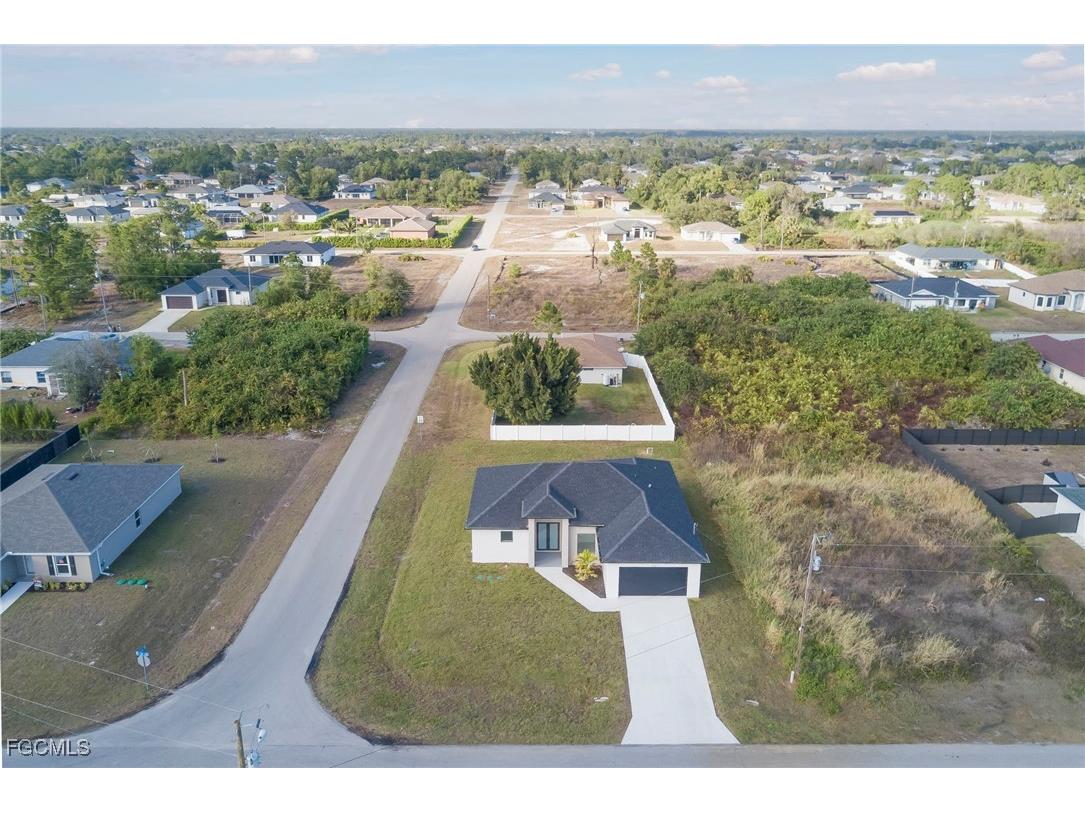 3318 30th Street SW Lehigh Acres FL 33976 2025026104 image2