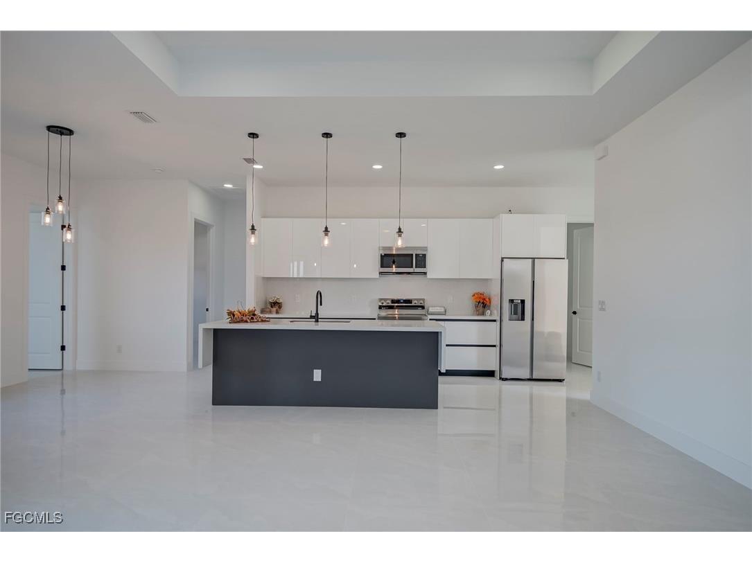 3318 30th Street SW Lehigh Acres FL 33976 2025026104 image7