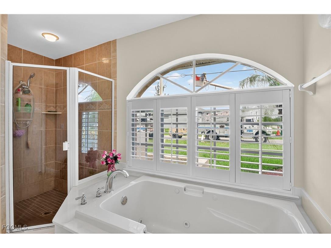 3318 SW 2nd Street Cape Coral FL 33991 2025006193 image11