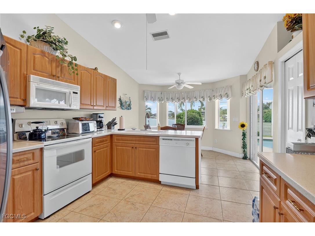 3318 SW 2nd Street Cape Coral FL 33991 2025006193 image5