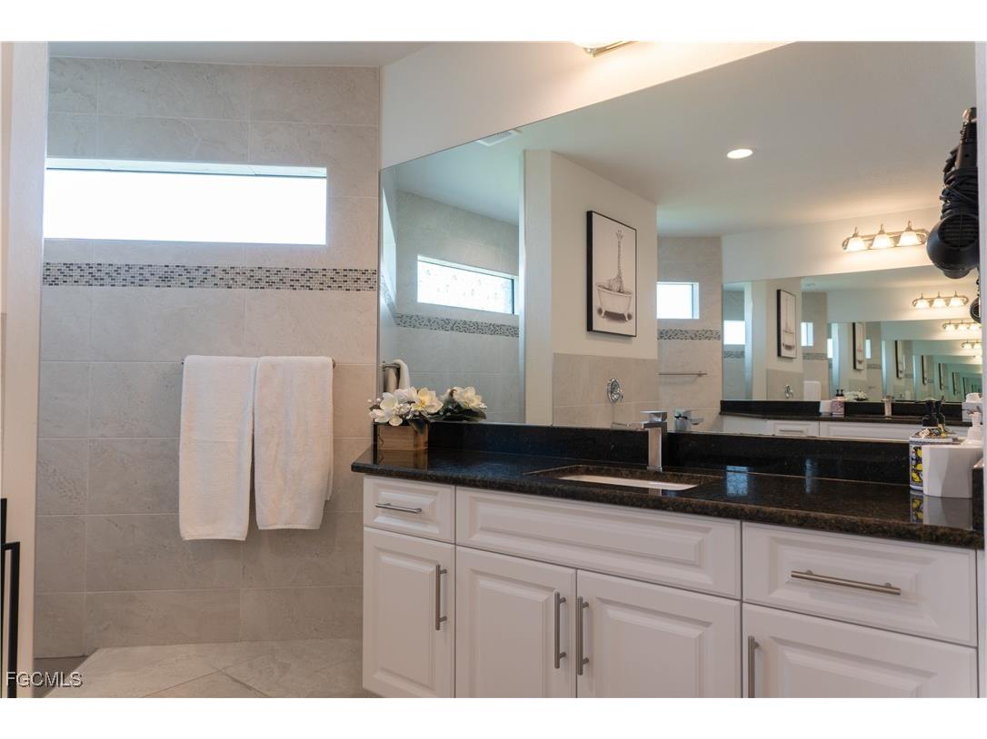 3318 SW 8th Place Cape Coral FL 33914 2026000263 image15