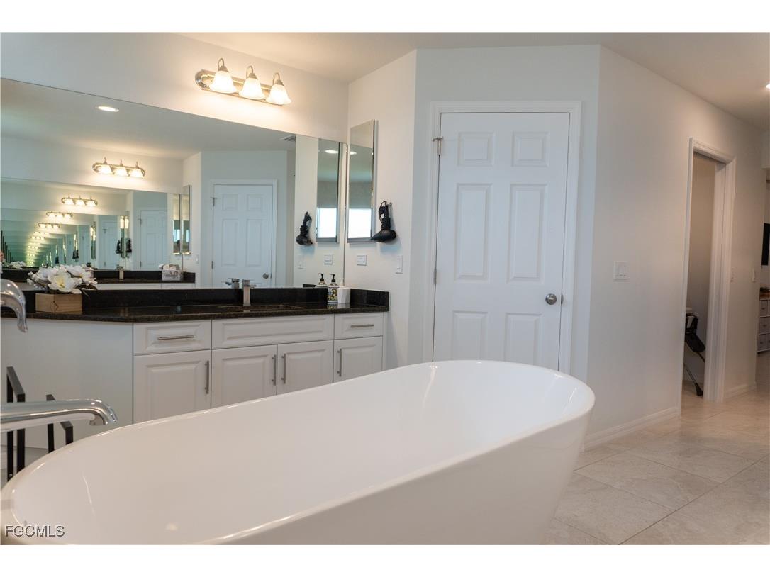 3318 SW 8th Place Cape Coral FL 33914 2026000263 image19