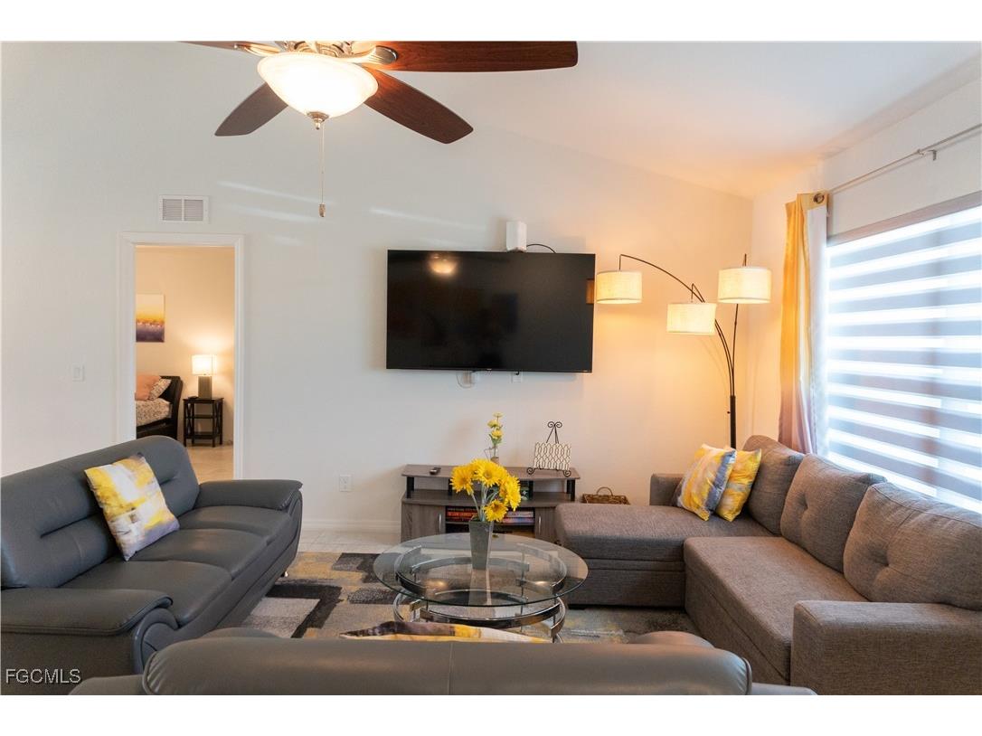 3318 SW 8th Place Cape Coral FL 33914 2026000263 image5