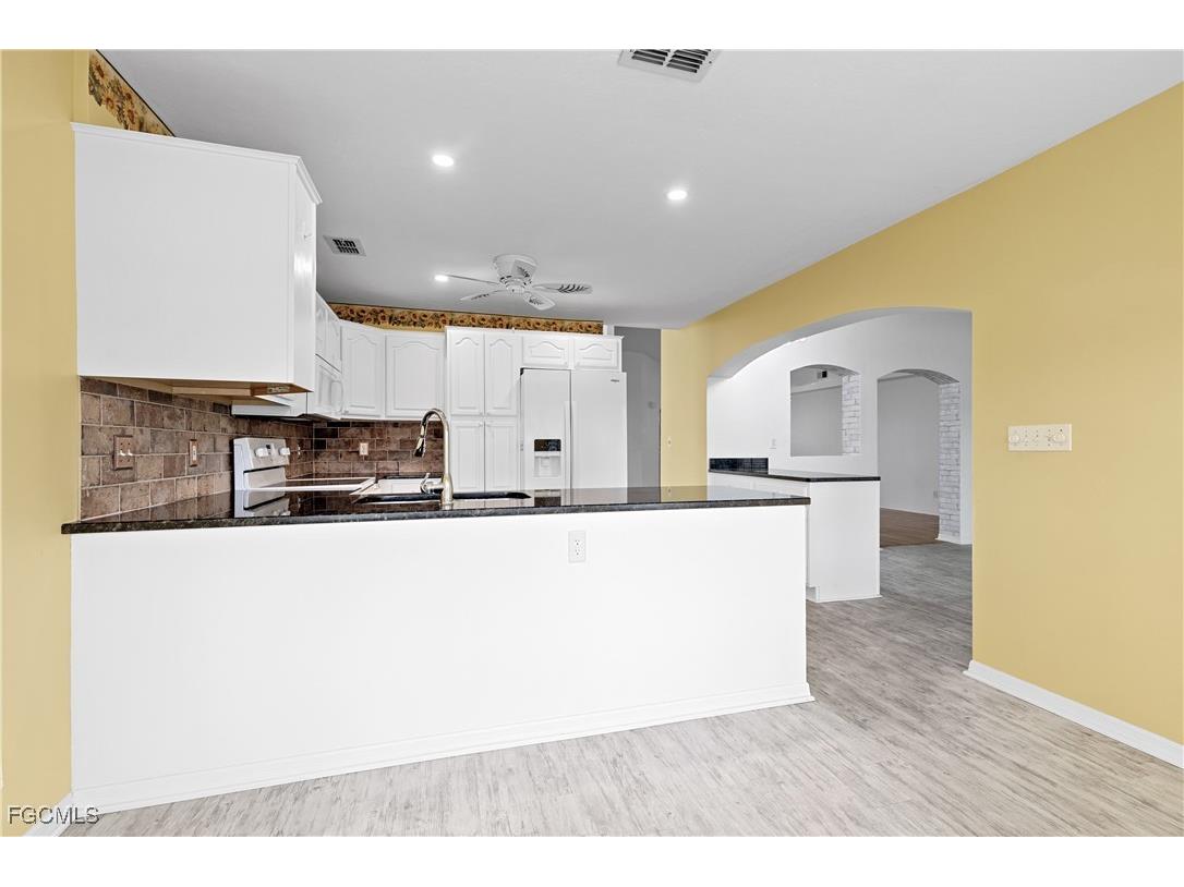 3319 Clubview Drive North Fort Myers FL 33917 2025013628 image11