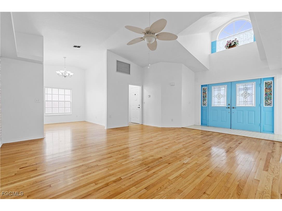 3319 Clubview Drive North Fort Myers FL 33917 2025013628 image4