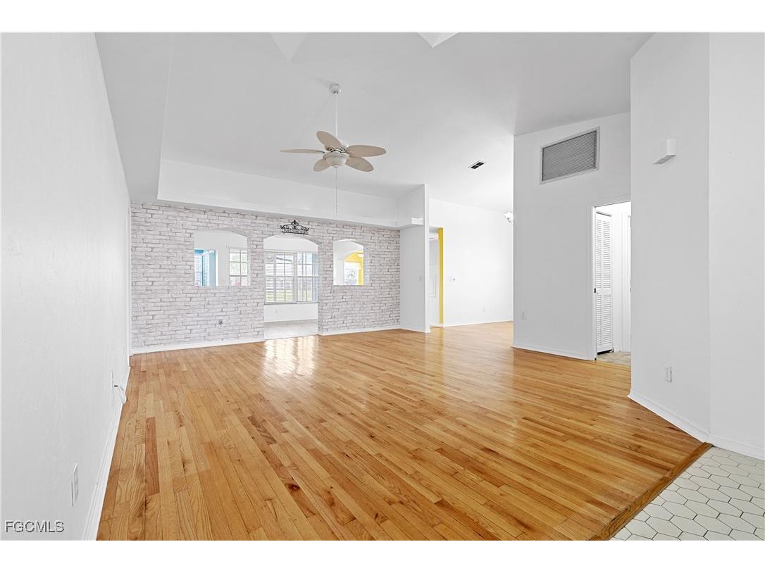 3319 Clubview Drive North Fort Myers FL 33917 2025013628 image5