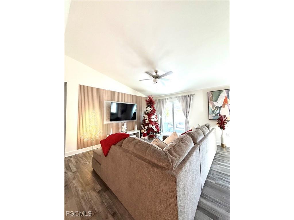 332 NW 19th Street Cape Coral FL 33993 2025026372 image11