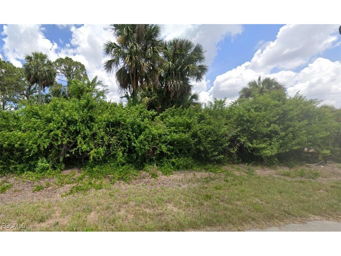 332 Selkirk Avenue Lehigh Acres FL 33974 2025004468 image1