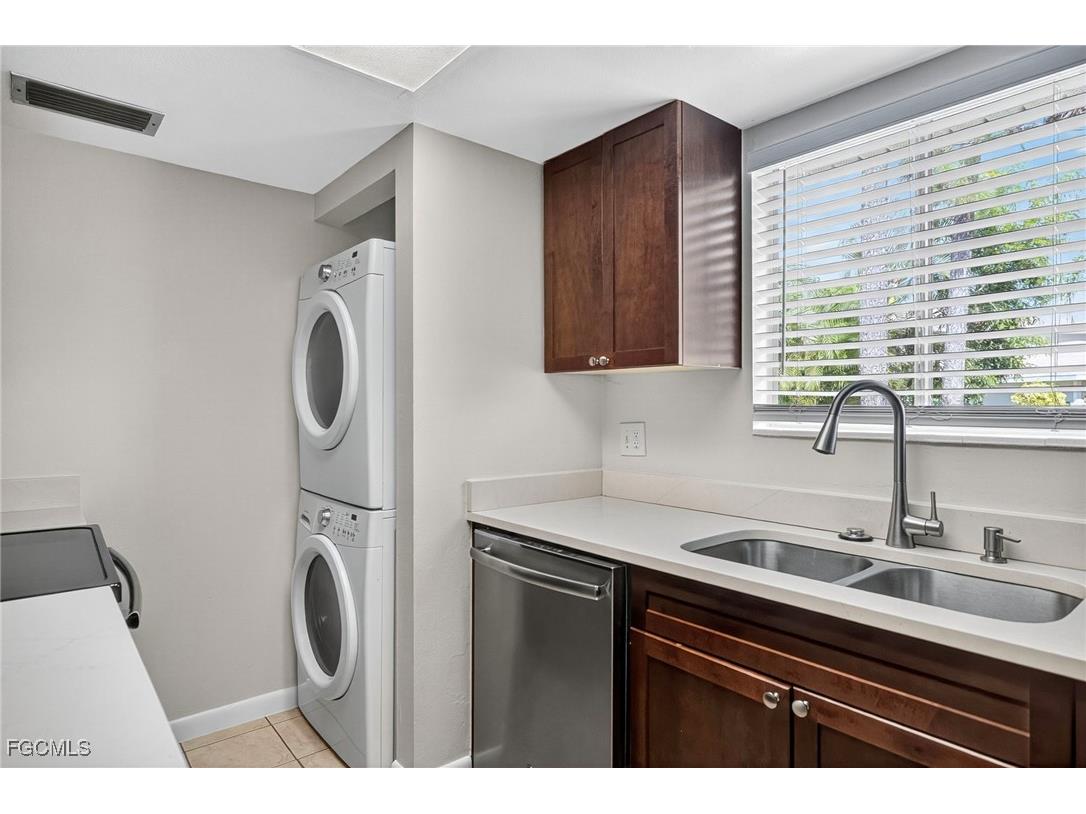 3320 New South Province Boulevard #1 Fort Myers FL 33907 2025013591 image12