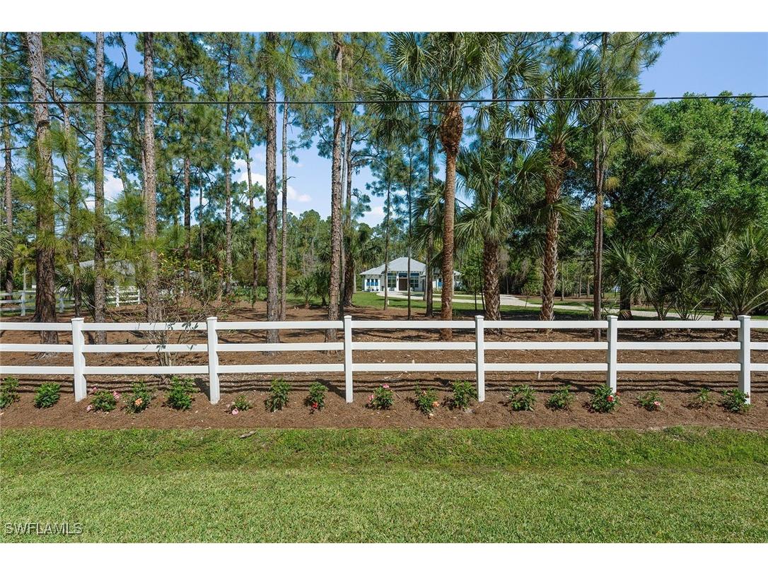 3321 3rd Avenue NW Naples FL 34120 225027753 image1