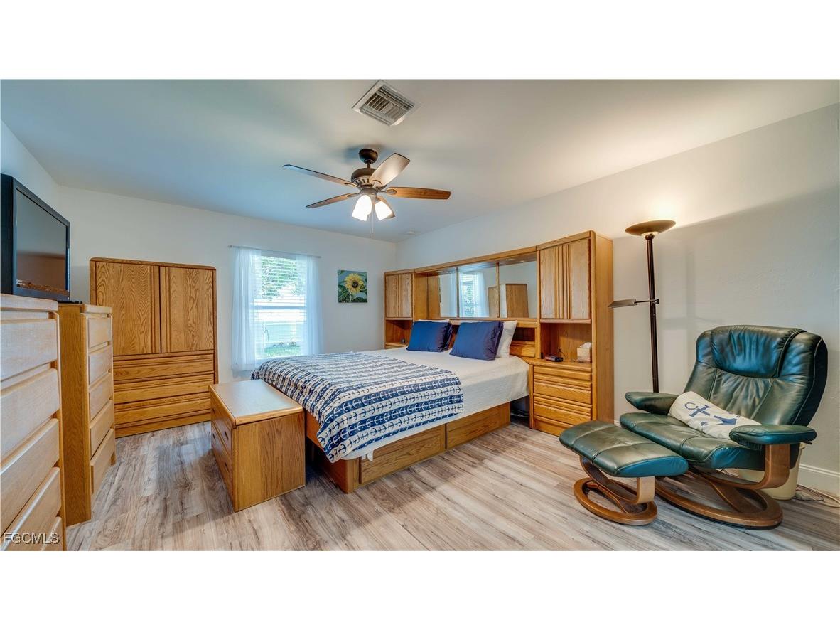 3322 NW 5th Terrace Cape Coral FL 33993 2025020327 image4