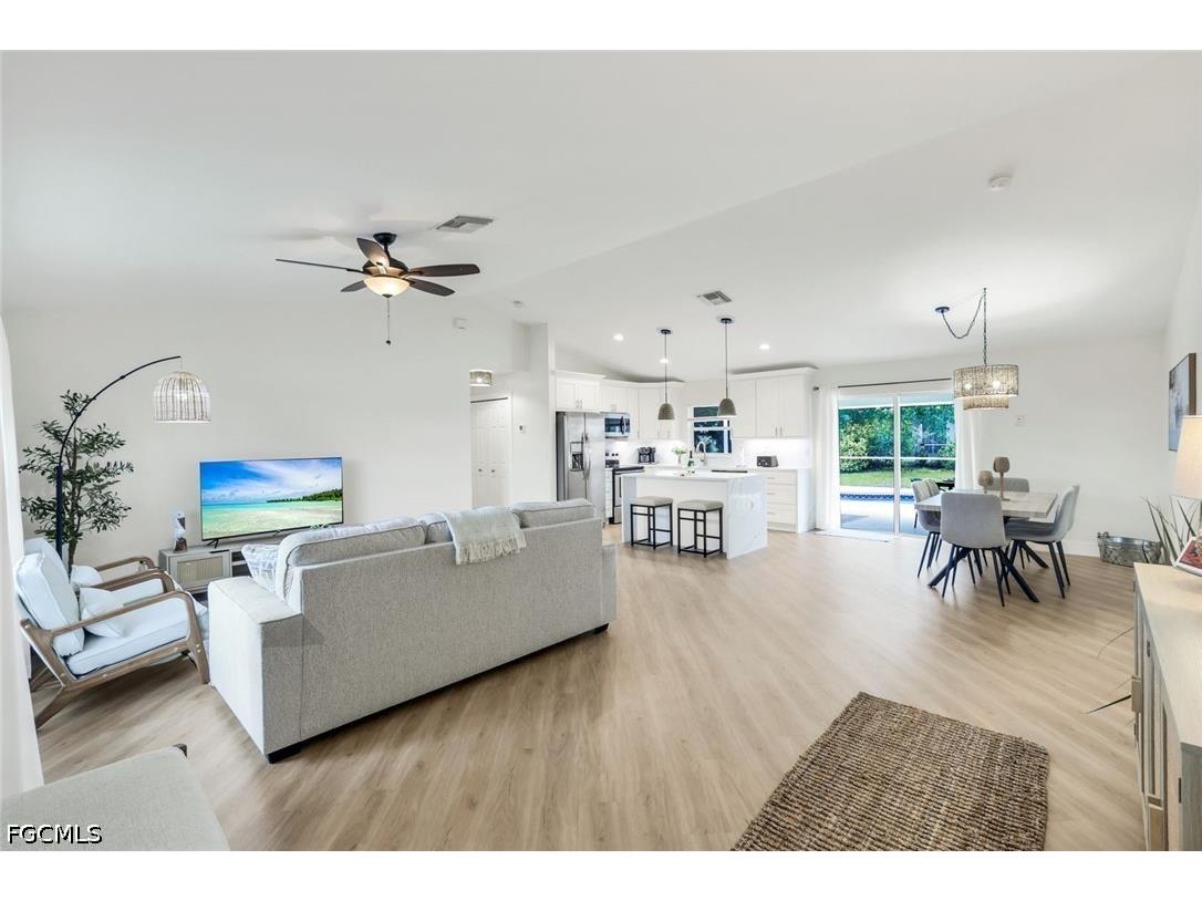 3322 Oasis Boulevard Cape Coral FL 33914 2026018803 image10