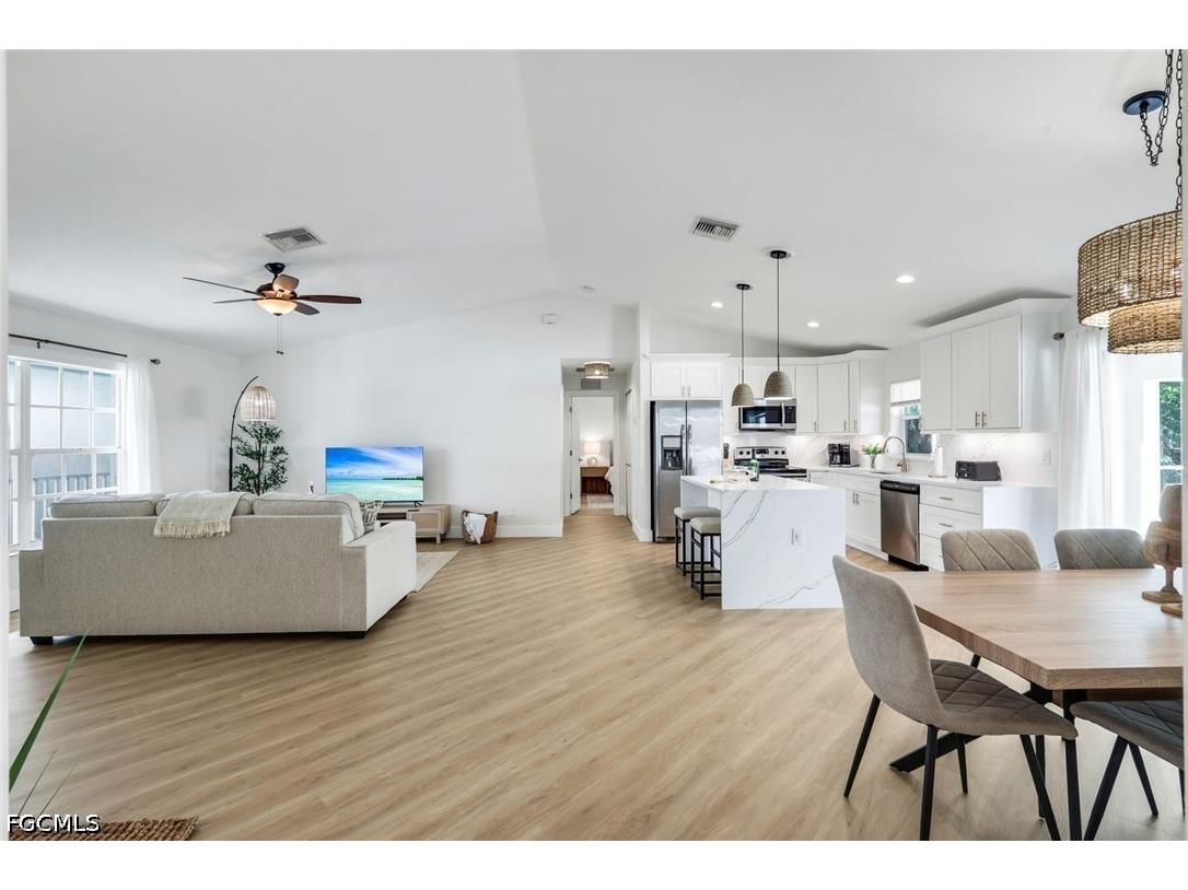 3322 Oasis Boulevard Cape Coral FL 33914 2026018803 image14