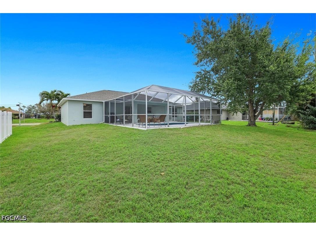 3322 Oasis Boulevard Cape Coral FL 33914 2026018803 image2