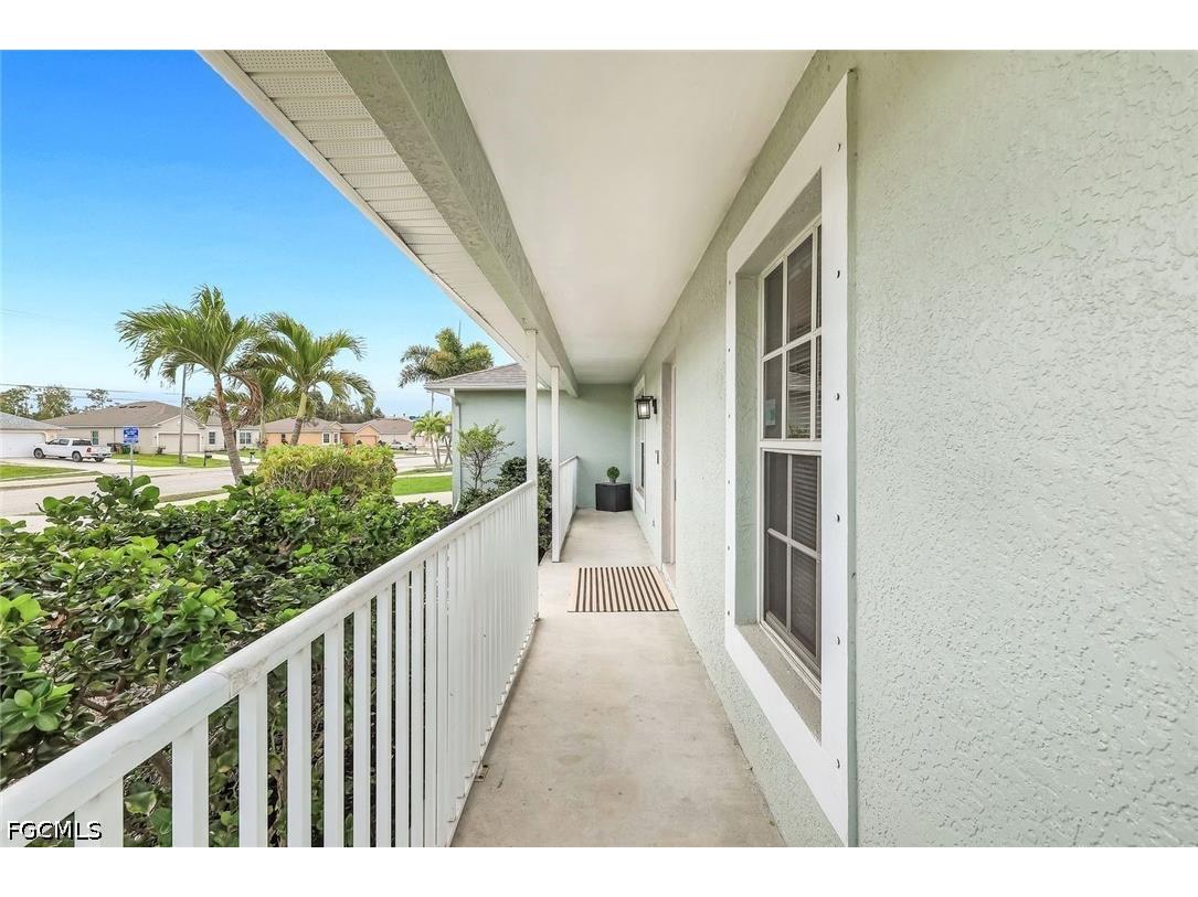 3322 Oasis Boulevard Cape Coral FL 33914 2026018803 image6