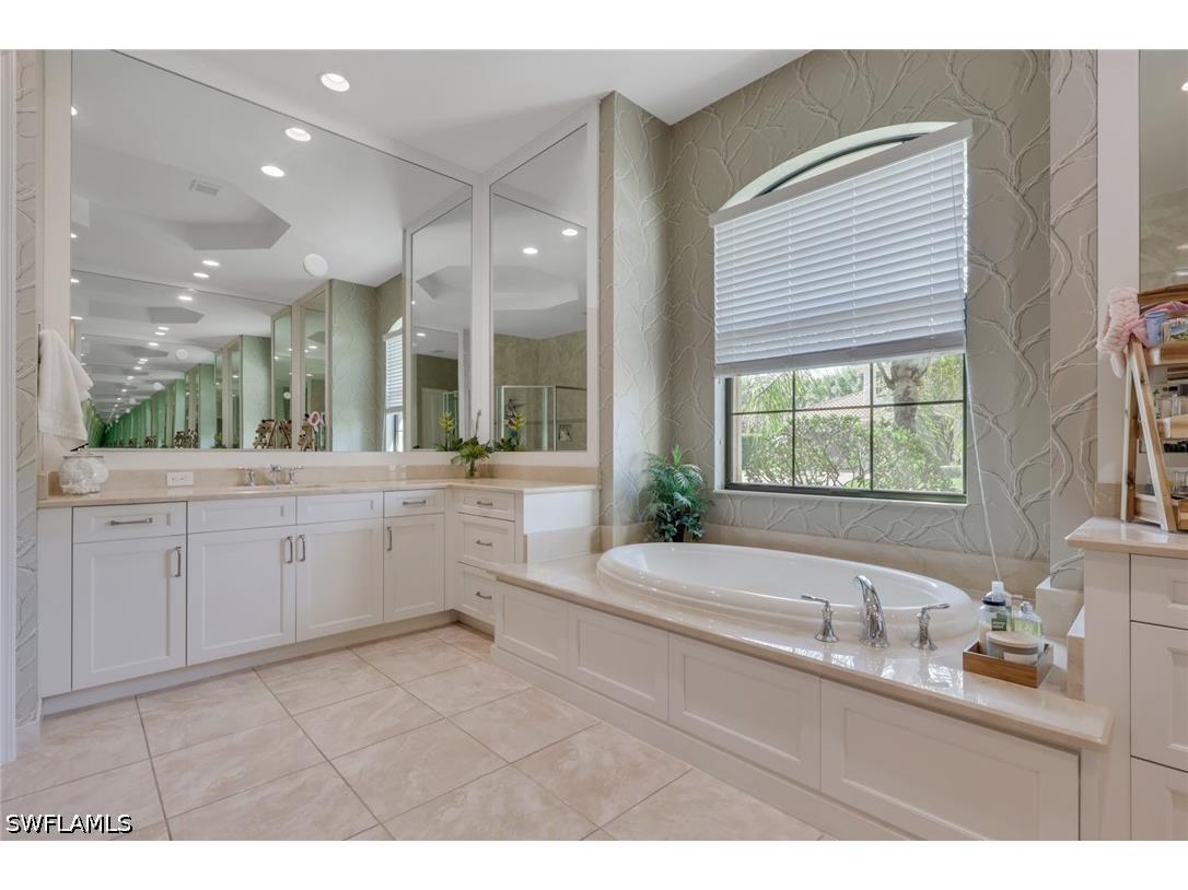 3323 Atlantic Circle Naples FL 34119 226011795 image19