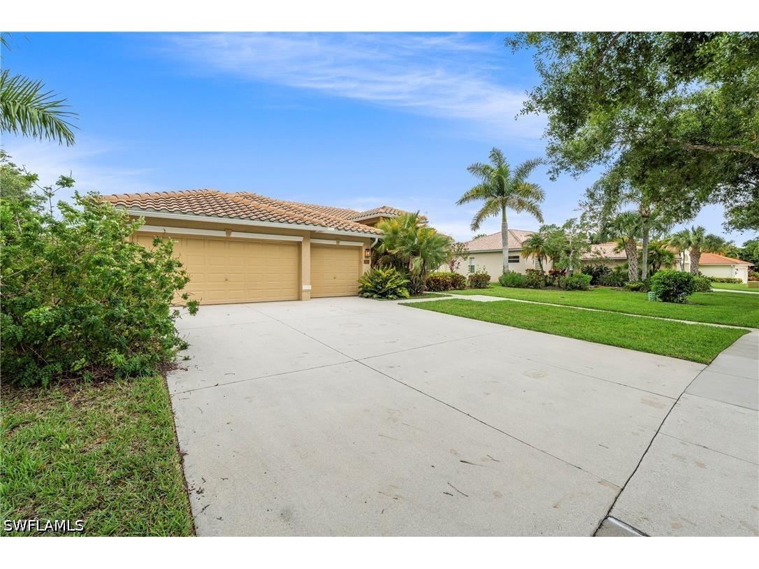 3323 Mystic River Drive Naples FL 34120 226015030 image4