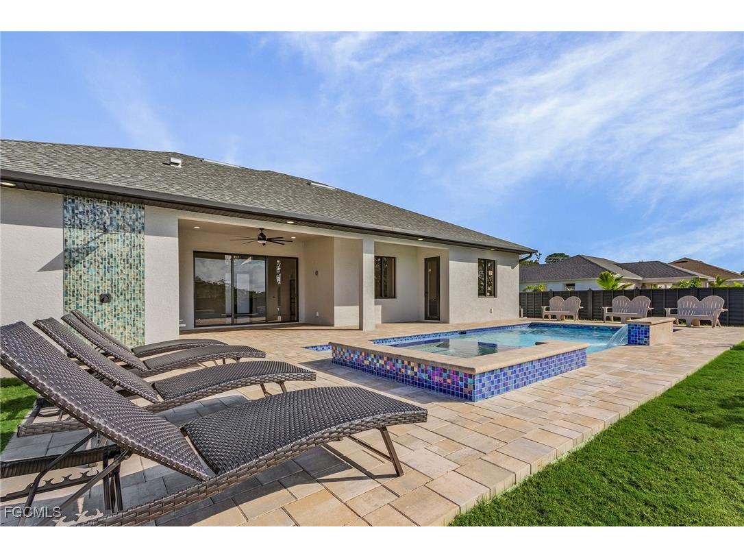 3324 Santa Barbara Boulevard N Cape Coral FL 33993 2025007082 image1