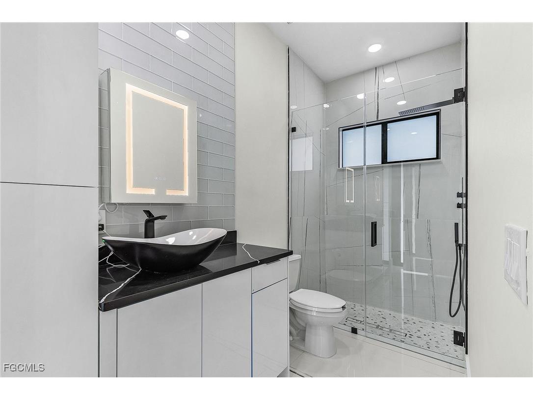 3324 Santa Barbara Boulevard N Cape Coral FL 33993 2025007082 image21