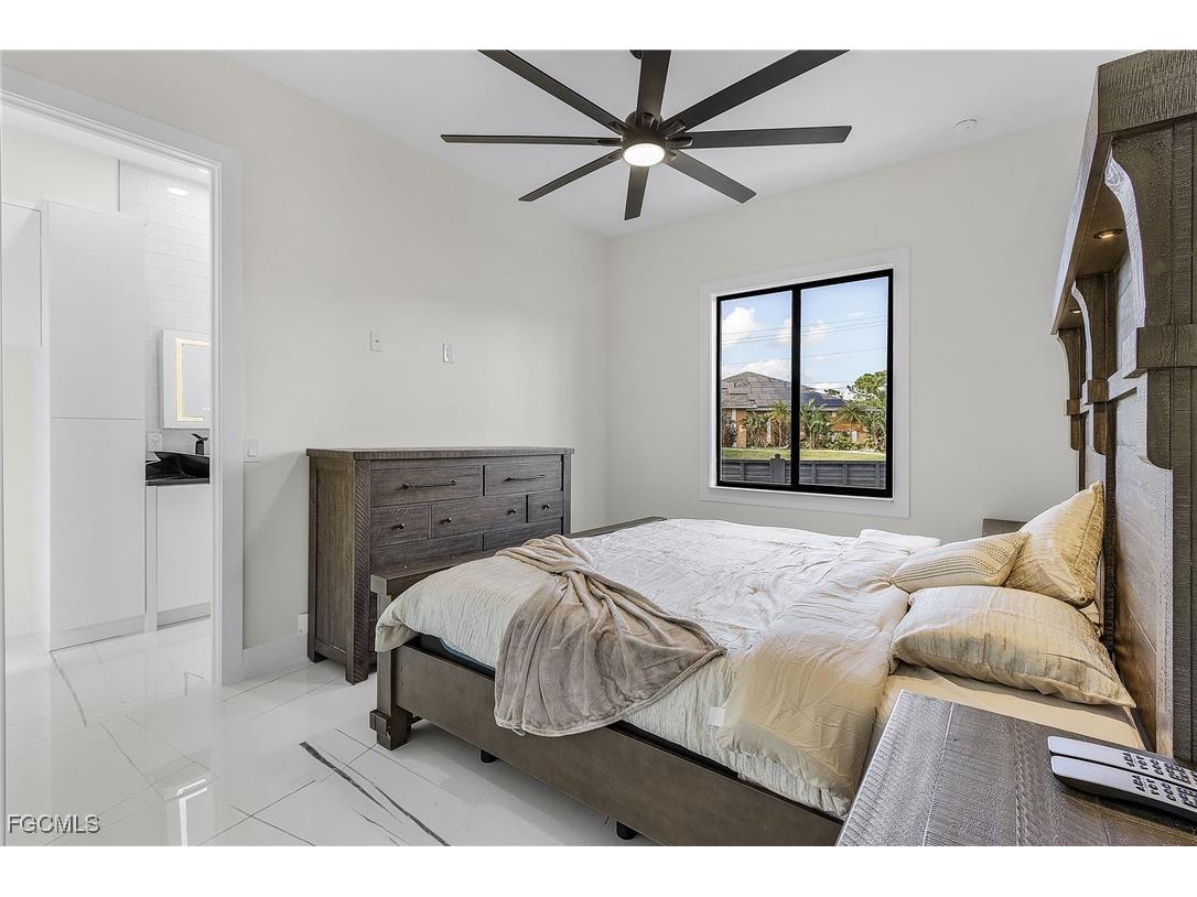 3324 Santa Barbara Boulevard N Cape Coral FL 33993 2025007082 image23