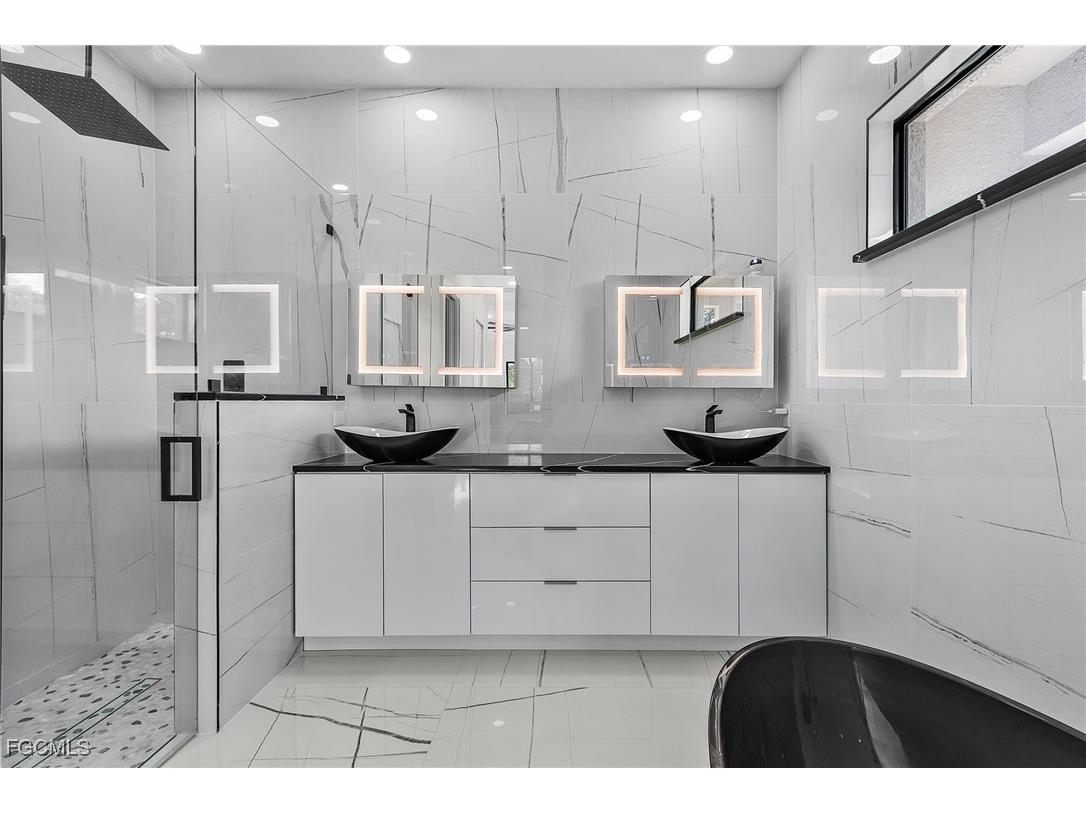 3324 Santa Barbara Boulevard N Cape Coral FL 33993 2025007082 image28