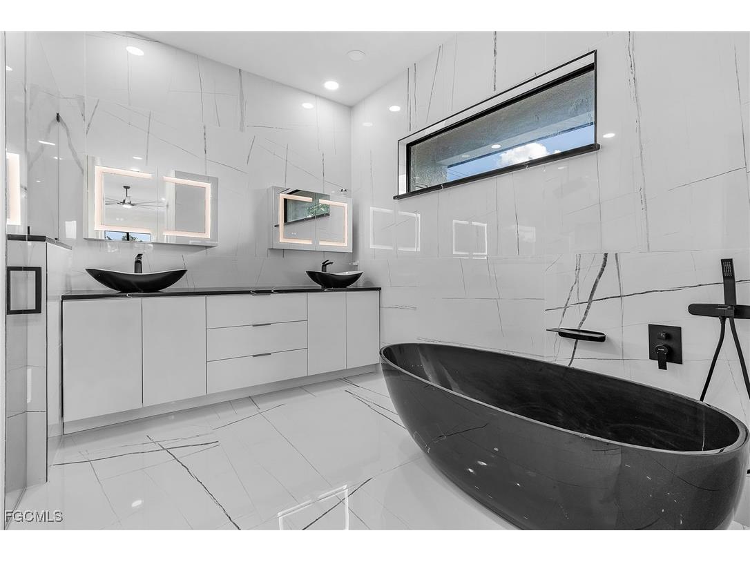 3324 Santa Barbara Boulevard N Cape Coral FL 33993 2025007082 image3