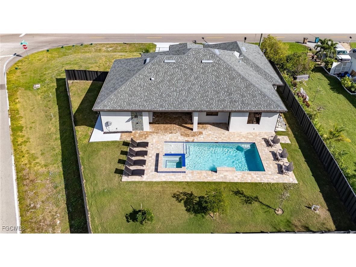 3324 Santa Barbara Boulevard N Cape Coral FL 33993 2025007082 image35