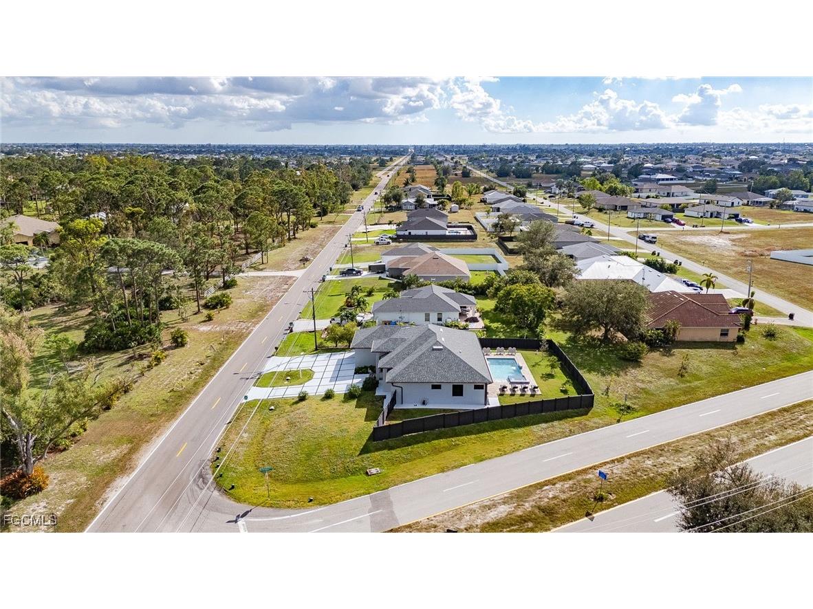 3324 Santa Barbara Boulevard N Cape Coral FL 33993 2025007082 image38