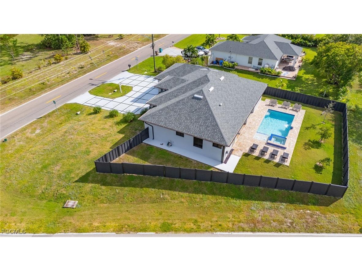 3324 Santa Barbara Boulevard N Cape Coral FL 33993 2025007082 image39
