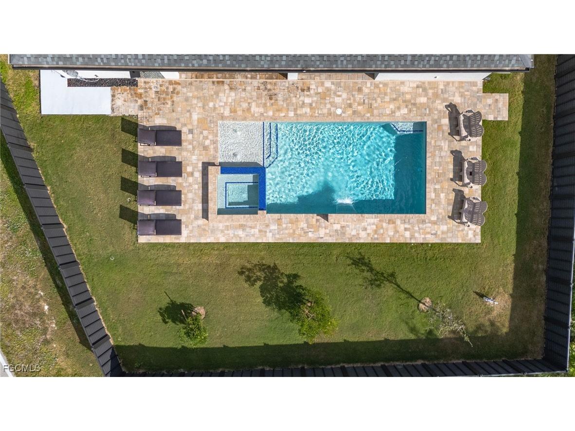 3324 Santa Barbara Boulevard N Cape Coral FL 33993 2025007082 image4