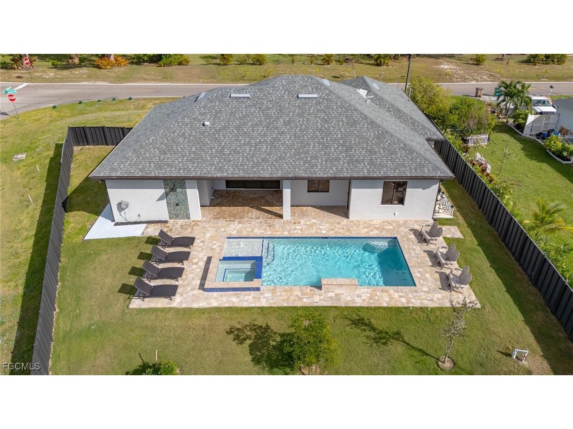 3324 Santa Barbara Boulevard N Cape Coral FL 33993 2025007082 image41