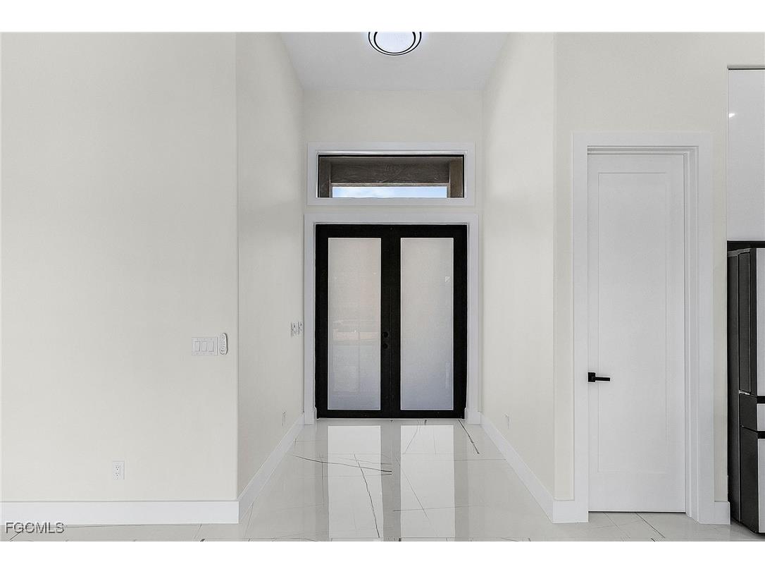 3324 Santa Barbara Boulevard N Cape Coral FL 33993 2025007082 image8