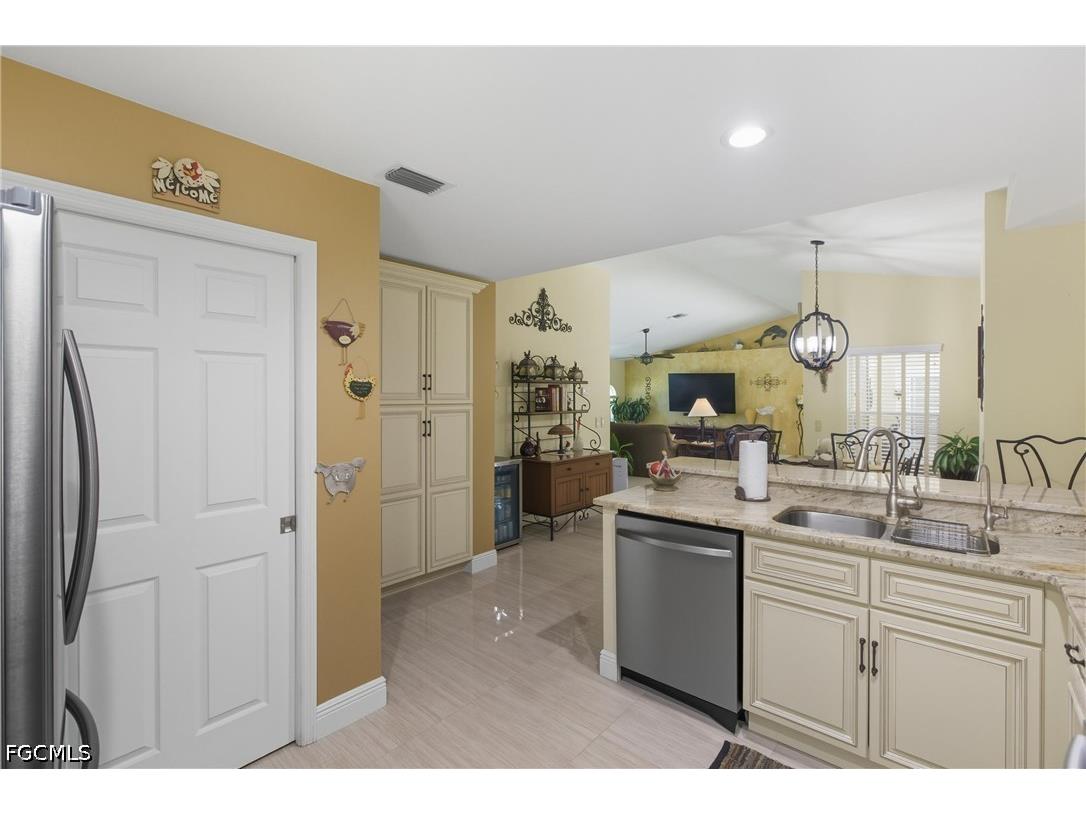 3325 SW 26th Place Cape Coral FL 33914 2026020409 image12