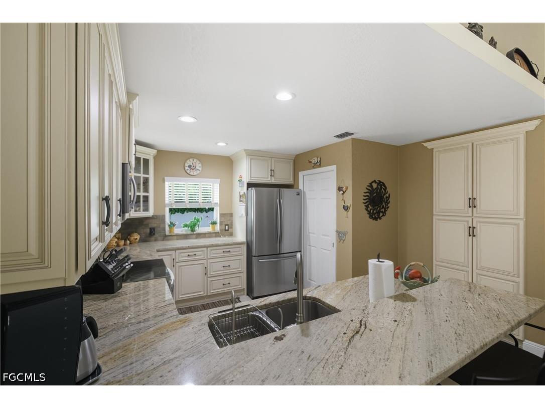 3325 SW 26th Place Cape Coral FL 33914 2026020409 image9