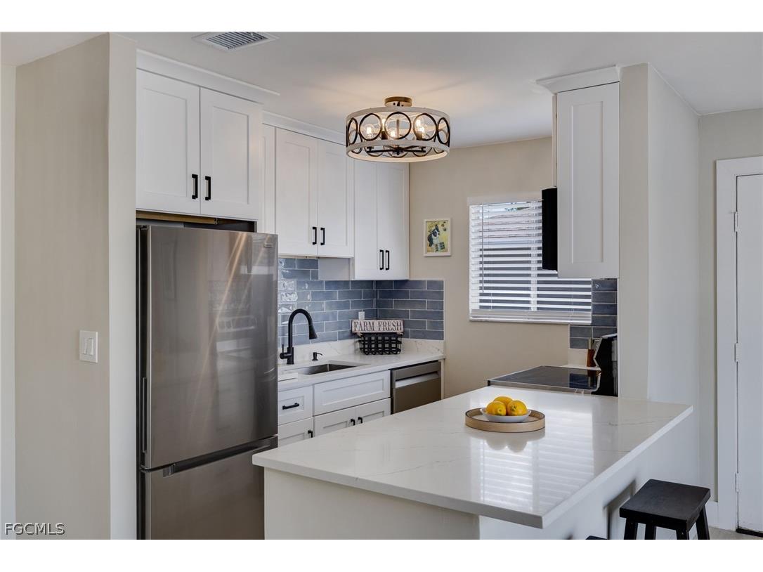 3326 New South Province Boulevard #4 Fort Myers FL 33907 2026009186 image1